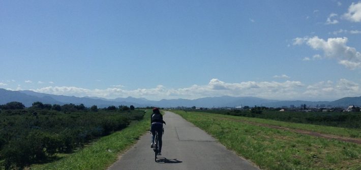 千曲川堤防をロードバイクで行く
