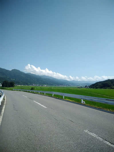 飯山サイクリング戸狩方面に向かう道