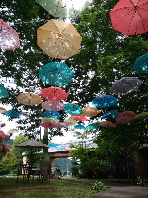 湯っくランド傘のオブジェ