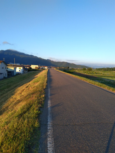 長野市千曲川堤防道路