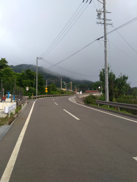 姨捨駅にむかう道