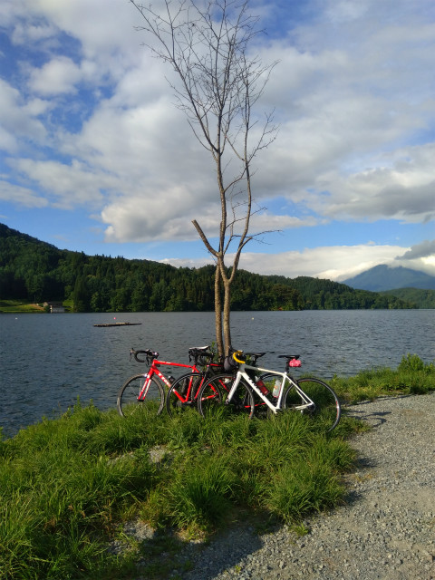 ロードバイクと野尻湖