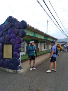 高山小学校前カワイイバス停
