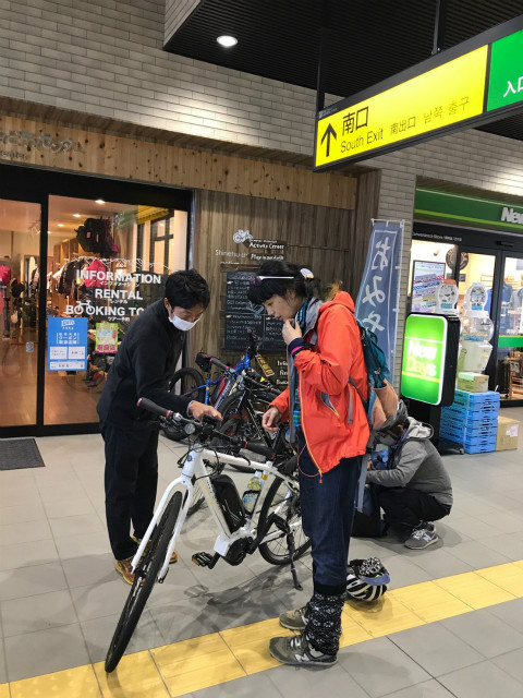 アクティビティーセンターでEbike説明