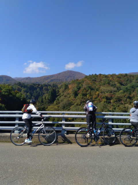 なべくら大橋のぞく