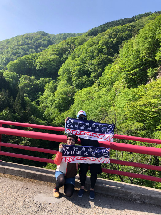 高山村てぬぐい高井橋にて