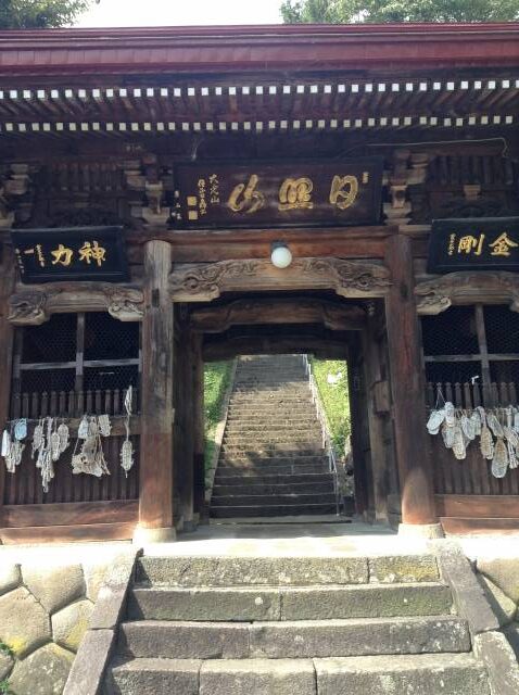 There are many temples in Iiyama.