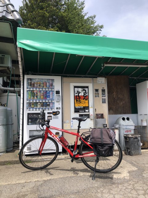 信濃町にある、そば処ふじさとの蕎麦うどん自販機