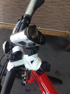 アクションカメラを自転車につけて