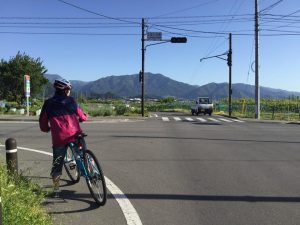 須坂へサイクリング　日滝の農道の信号