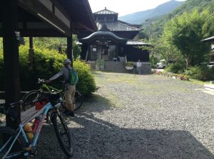 高山村山田温泉で休憩